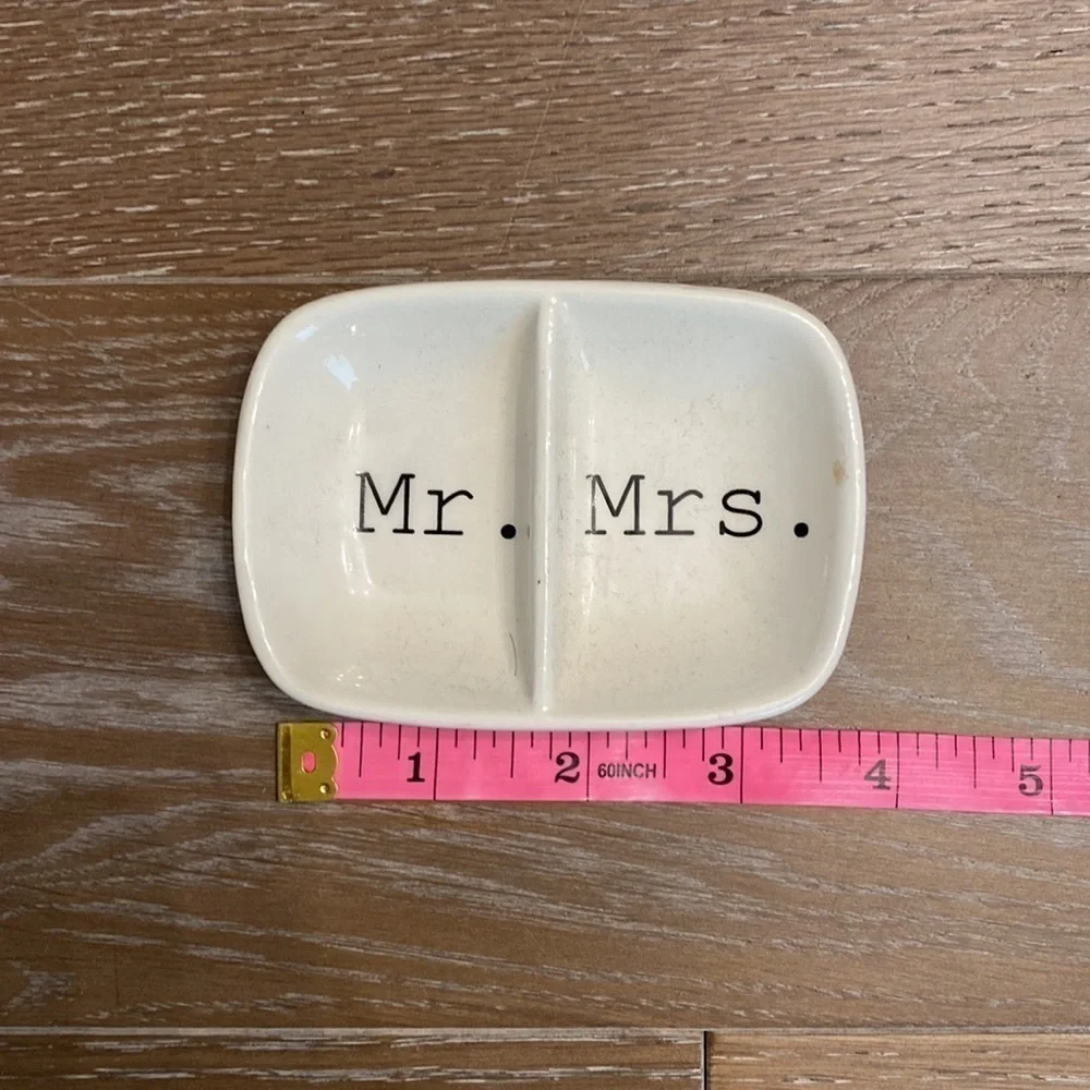 Creative Co-Op Mr & Mrs Ring Holder